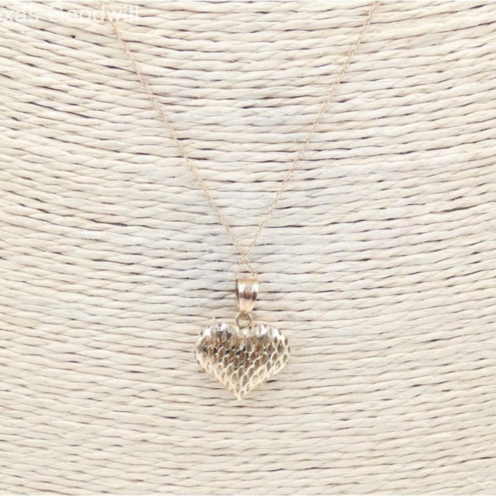 10k solid gold delicate heart pendant and 18 inch chain